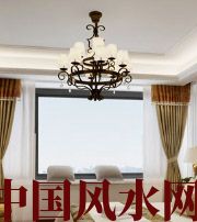 湖南卧室镜面吊顶影响夫妻财运？